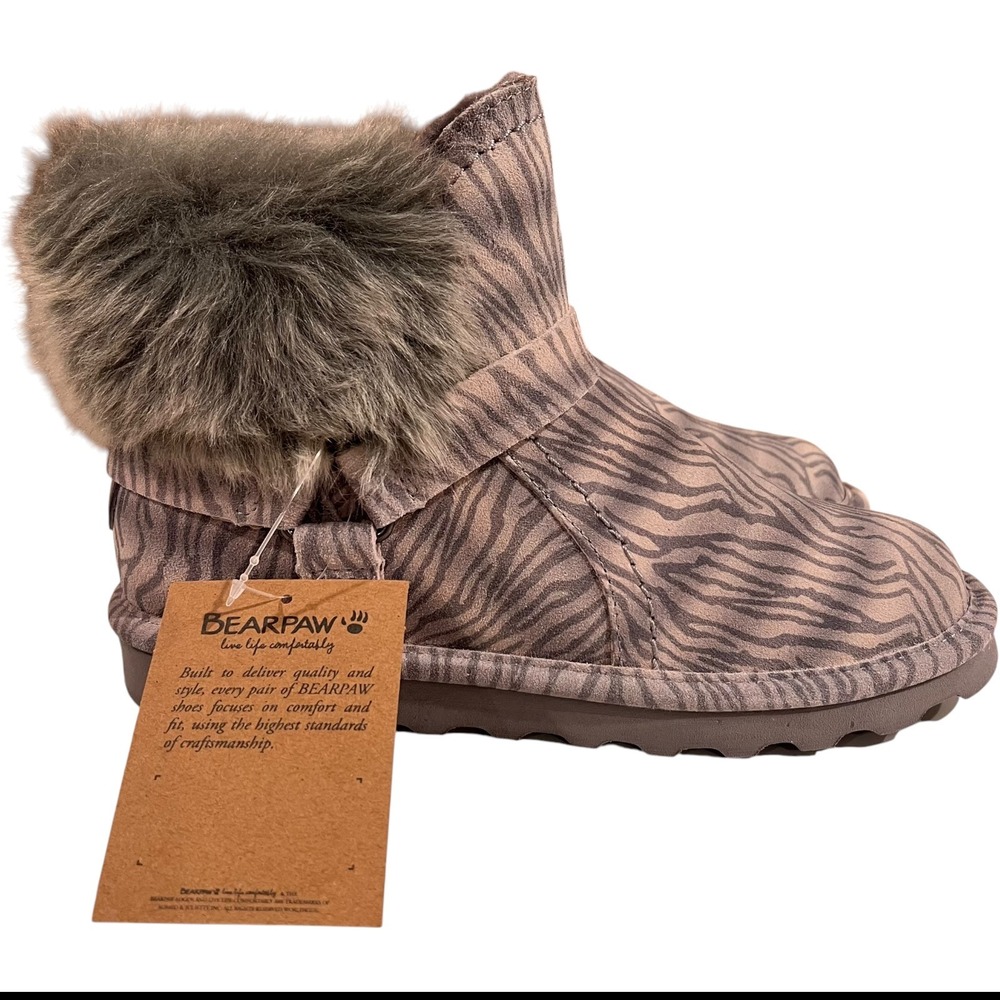 Bearpaw Konnie Boots Women Size 9 White Tiger Animal Print Faux Fur NeverWet New